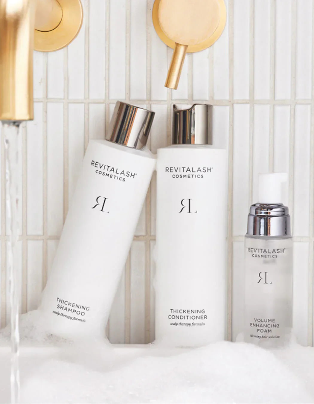 Cheveux fins : le trio magique RevitaLash pour un volume de rêve