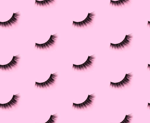 Faux cils et extensions : attention danger ?