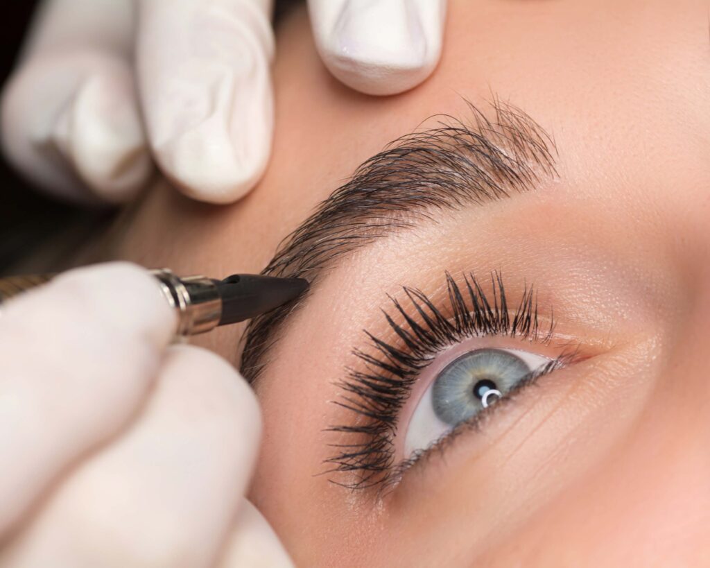 Maquillage permanent : et si on arrêtait de se voiler la paupière ?