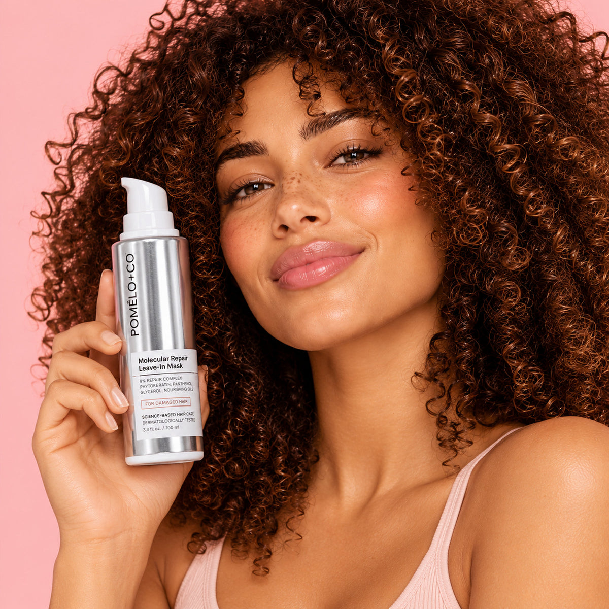 Naya tient le masque capillaire sans rinçage Pomélo+Co Molecular Repair Leave-In Mask